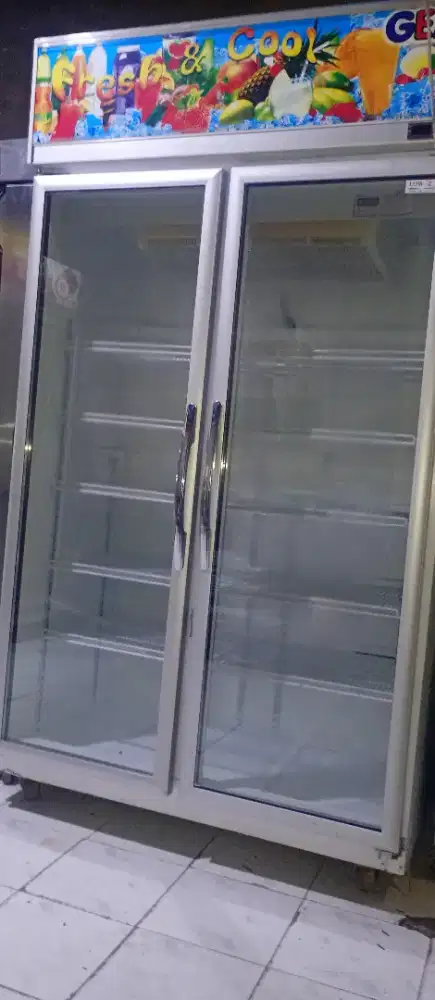 Showcase 2 pintu jumbo