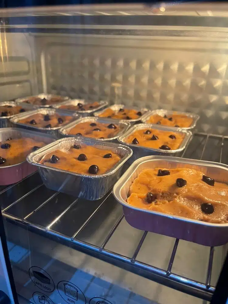 Jaga stand kue pria / wanita