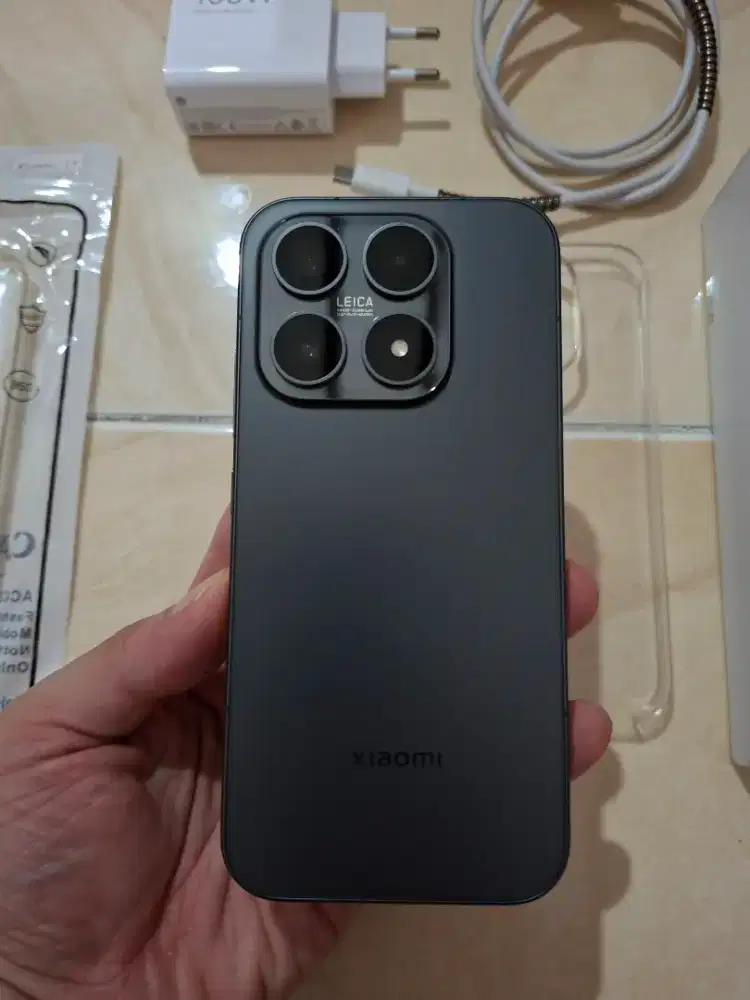 XIAOMI 17 HITAM 12/256