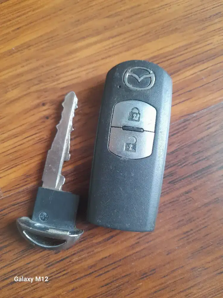 Dijual Cepat - Kunci Remote Asli Mazda CX-5 Tahun 2013 (Original OEM)