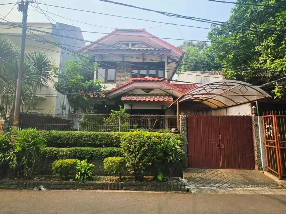 Disewakan Rumah Kedoya Azalea, Kebon Jeruk, Jakarta Barat LT 299 M² Furnished Dekat Akses Tol