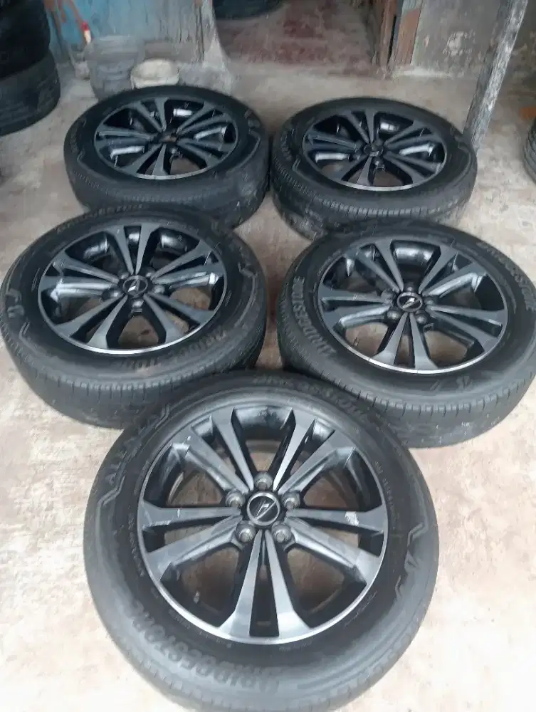 Velg dan Ban isi 5 Copotan Daihatsu Terios Ring 17
