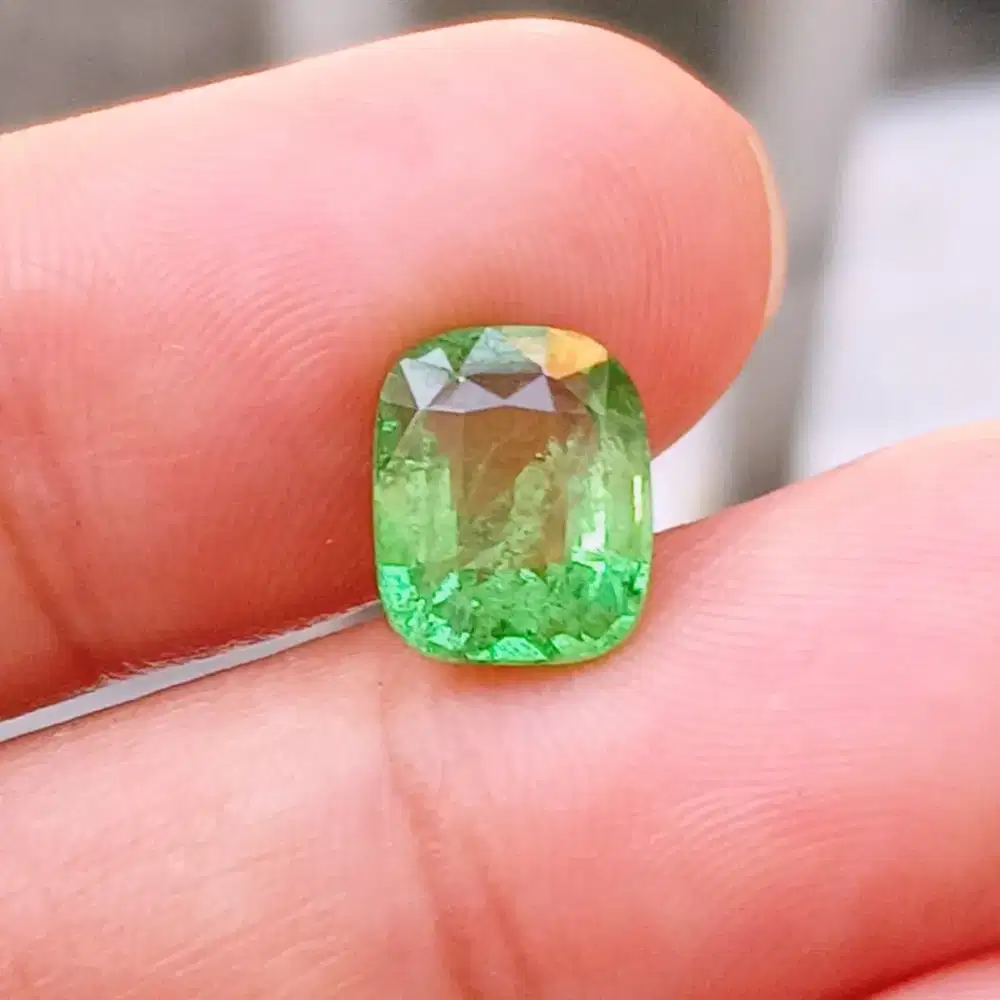 Natural Tsavorite 3.85 crt