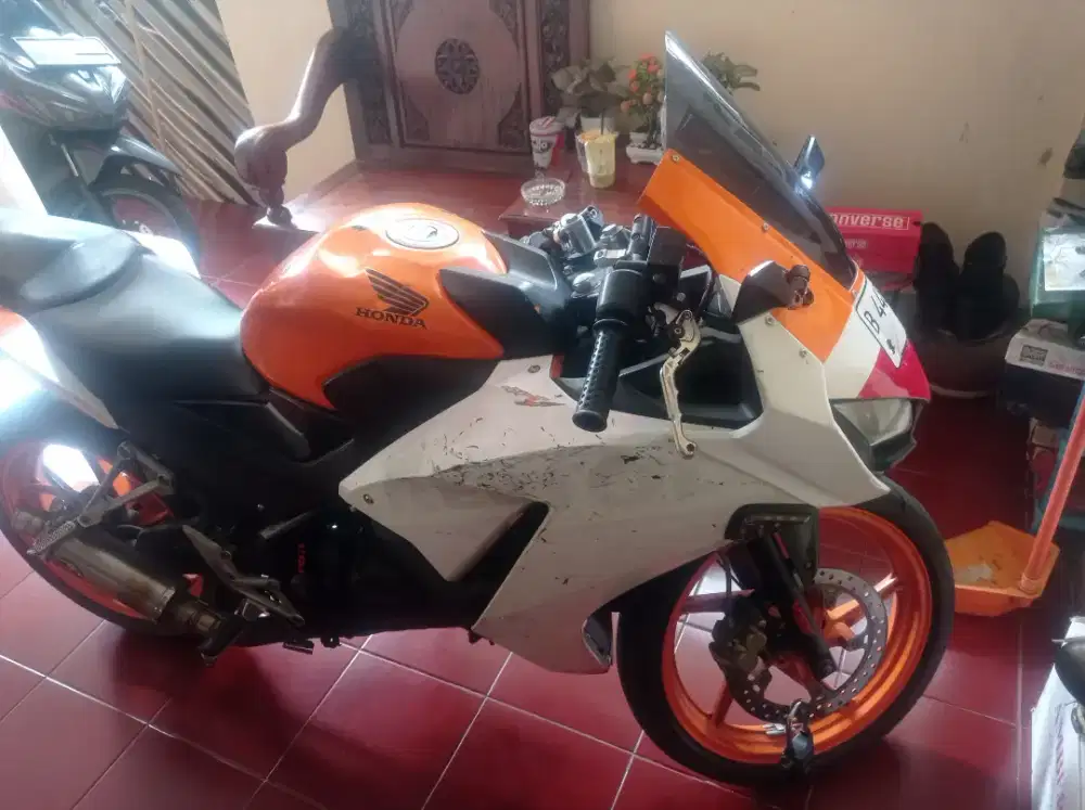 Honda cbr repsol 2015 dijual segera