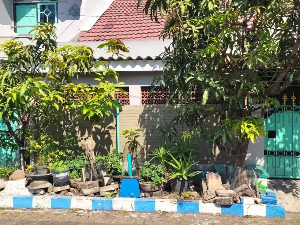 Dijual Rumah Strategis di Tambaksumur, Waru (Sidoarjo). Lokasi premium selangkah ke Pintu Tol Tambaksumur dan MERR Surabaya Timur. Dekat ke Bandara Ju