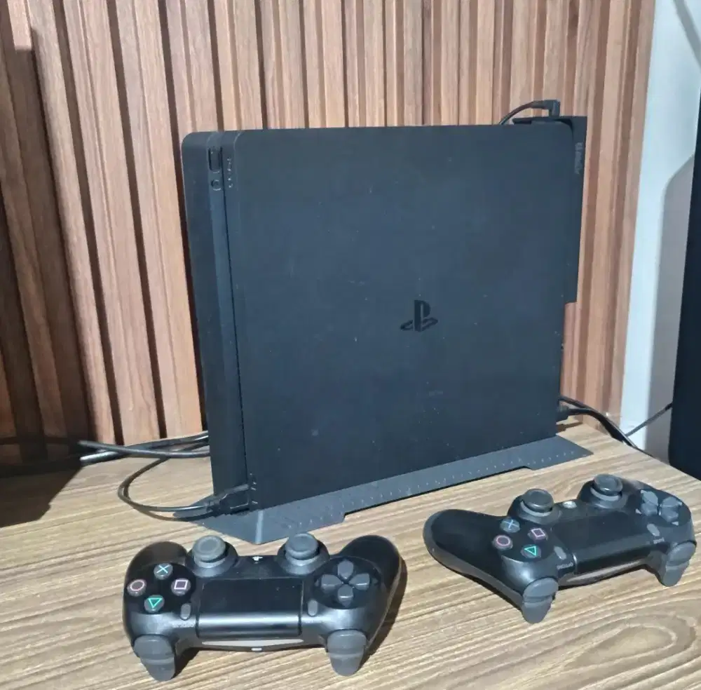 Ps 4 slim, 1 TB original.