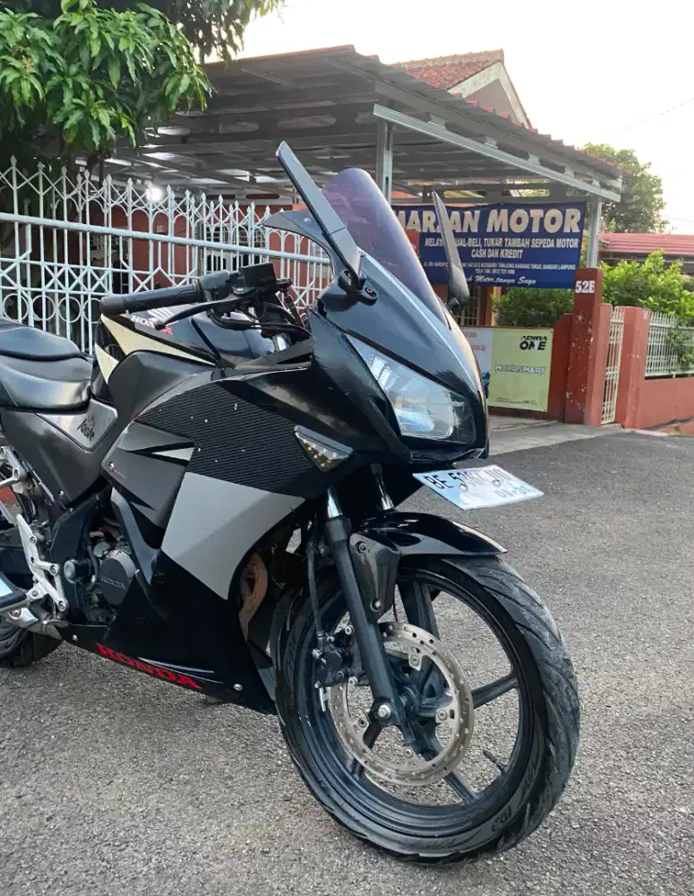 HONDA CBR150R 2016 LOW KM MESIN ALUS BRINGG