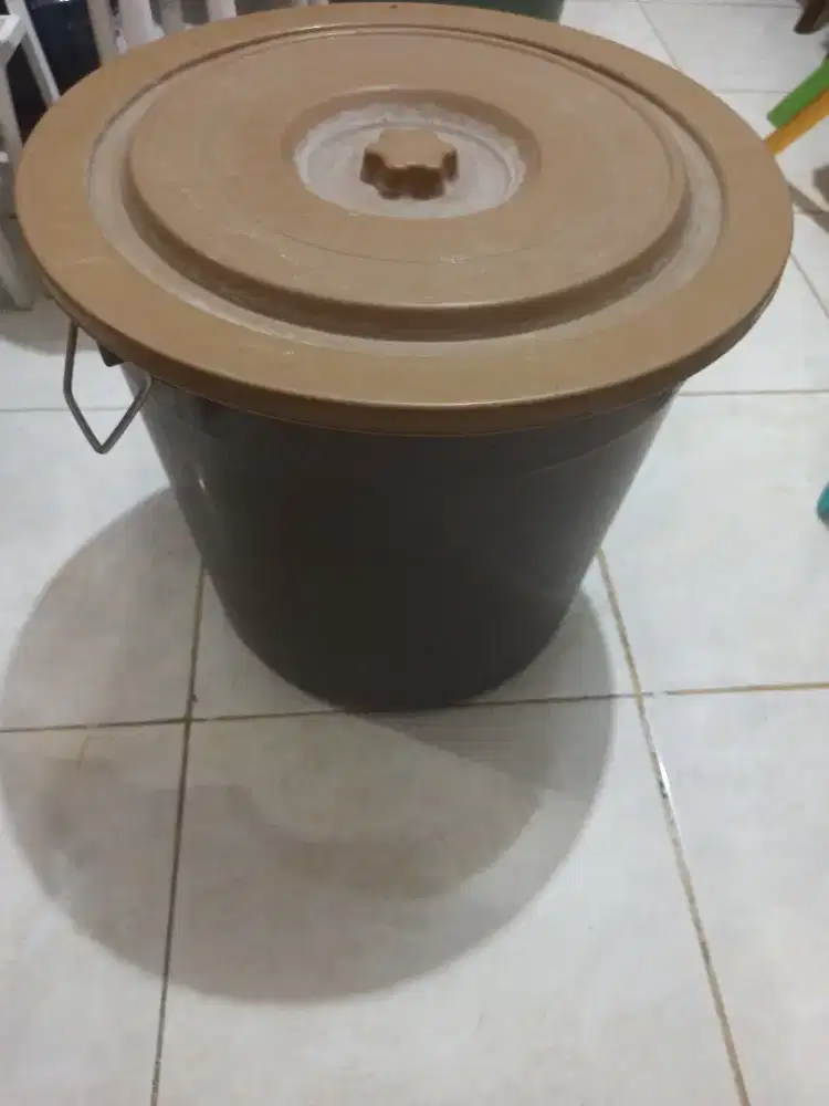Gentong masih kelihatan baru