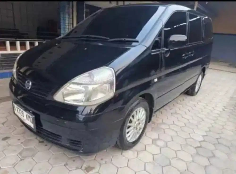 Mobil Serena CT 2012
