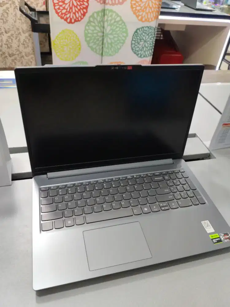 Lenovo LOQ 8/512