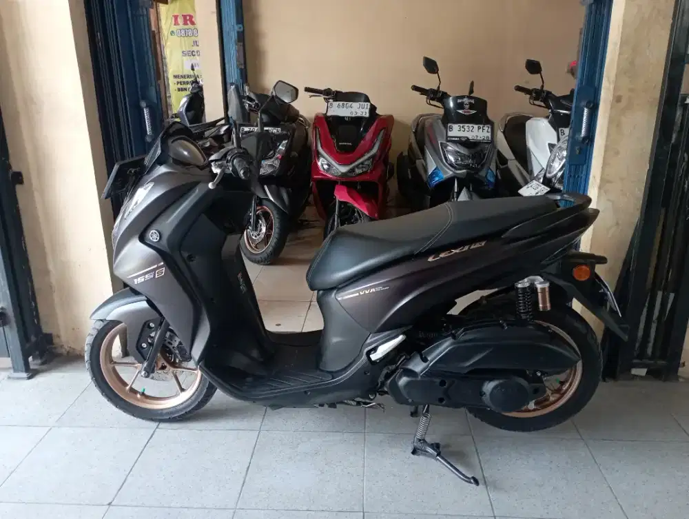 KM 6000 YAMAHA LEXI LX 155 S KEYLESS Good condition