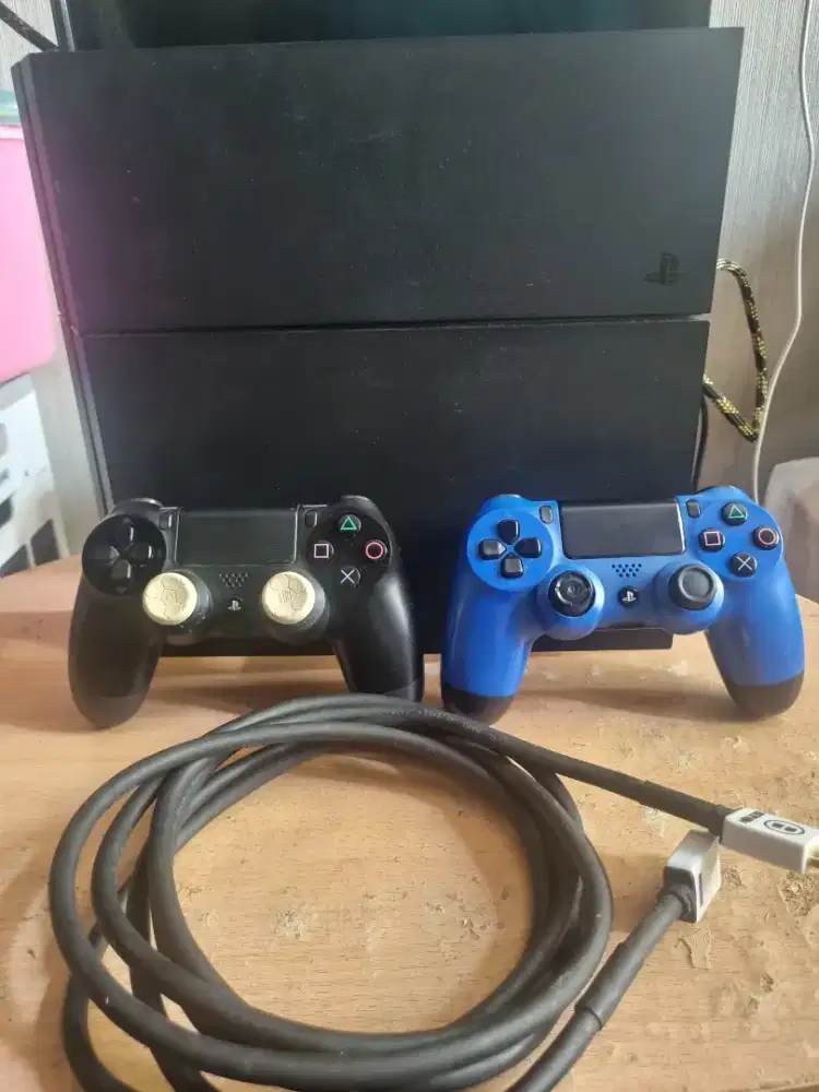 Ps4 500gb 2 stik