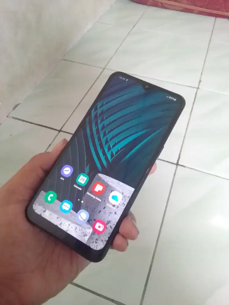Samsung Galaxy A10S Hitam