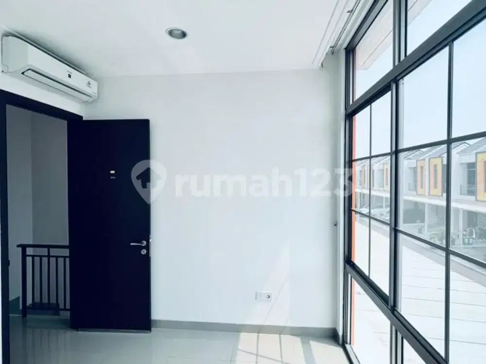 Disewakan Rumah Pik 2 Tahap 2 Sudah Renov Semi Furnish Siap Huni dan Siap Masuk Koper Nego