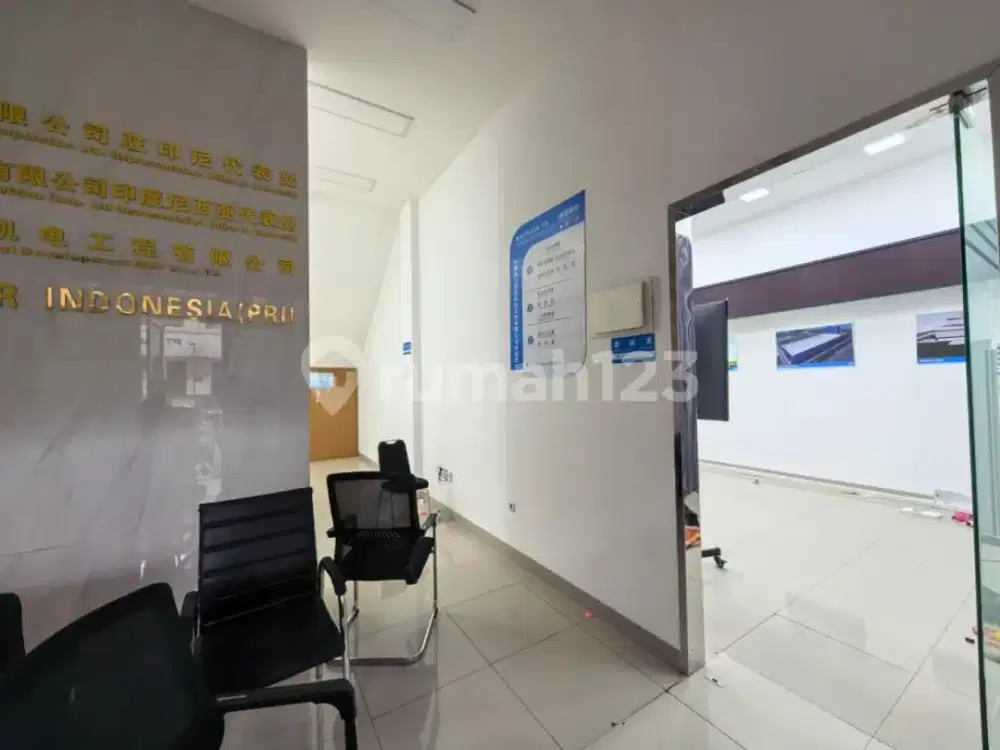 Di Sewakan Ruko Shibuya Gandeng Sudah di Jebol di Design untuk Office Harga Masih Nego Siap Survey