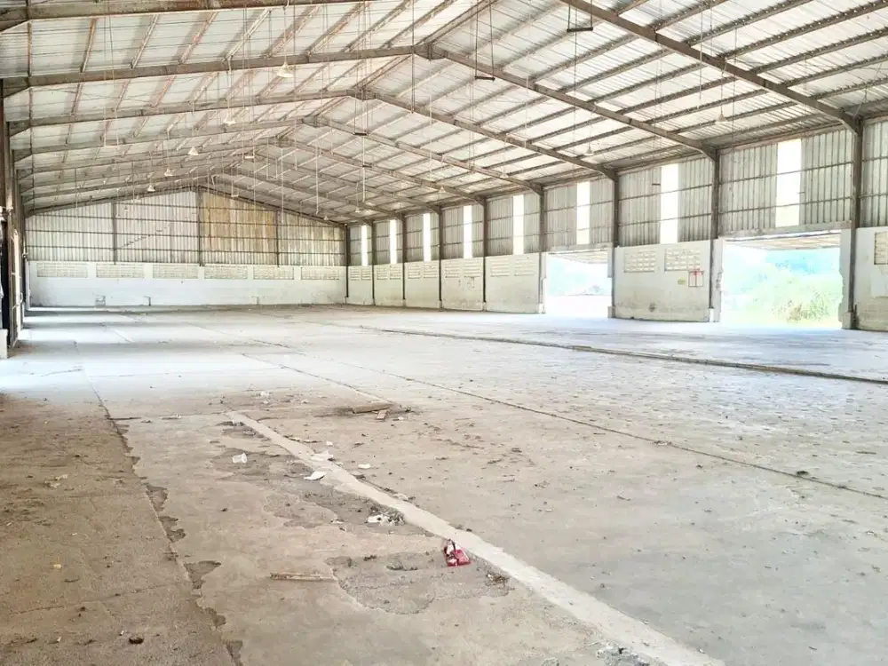 Gudang Luas Zona Industri Cocok untuk Logistik & Industri Ada Tanah Kosong di Karawang Timur Jawa Barat