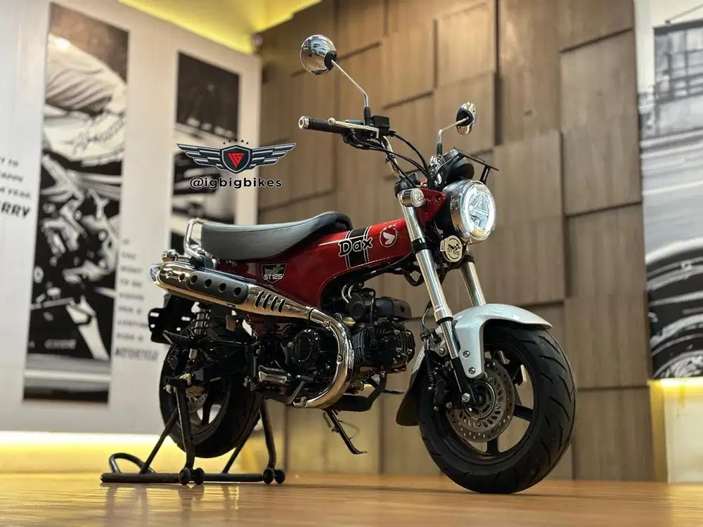 Honda Dax ST 125 Merah 2024