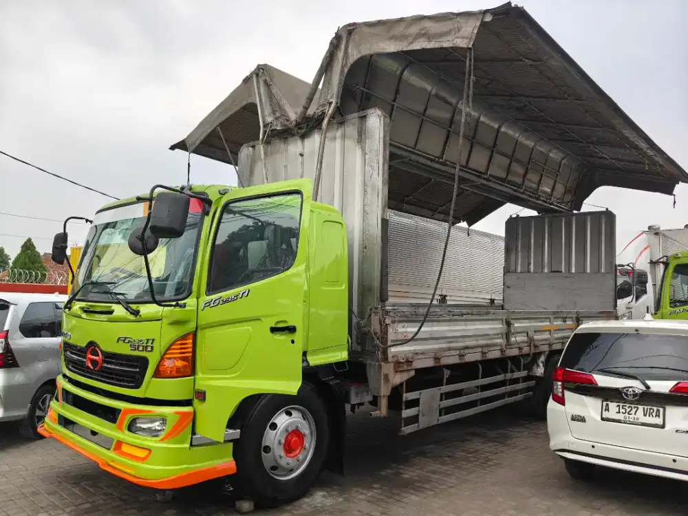 Wing box Hino  FG 235 JP