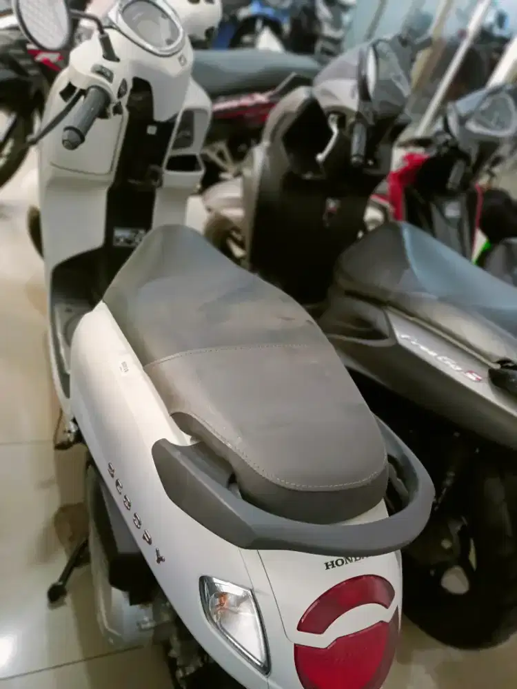Dijual Cash Kredit Honda Scoopy Prestige Tahun 2025