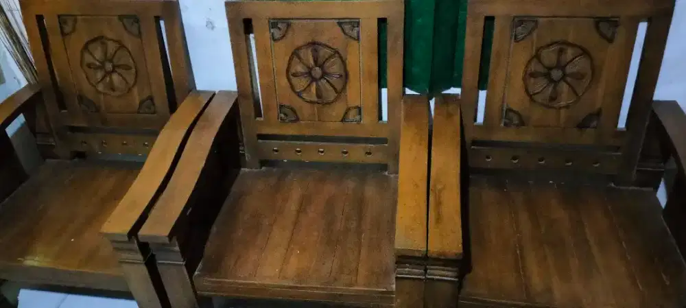 Kursi jati ruang tamu