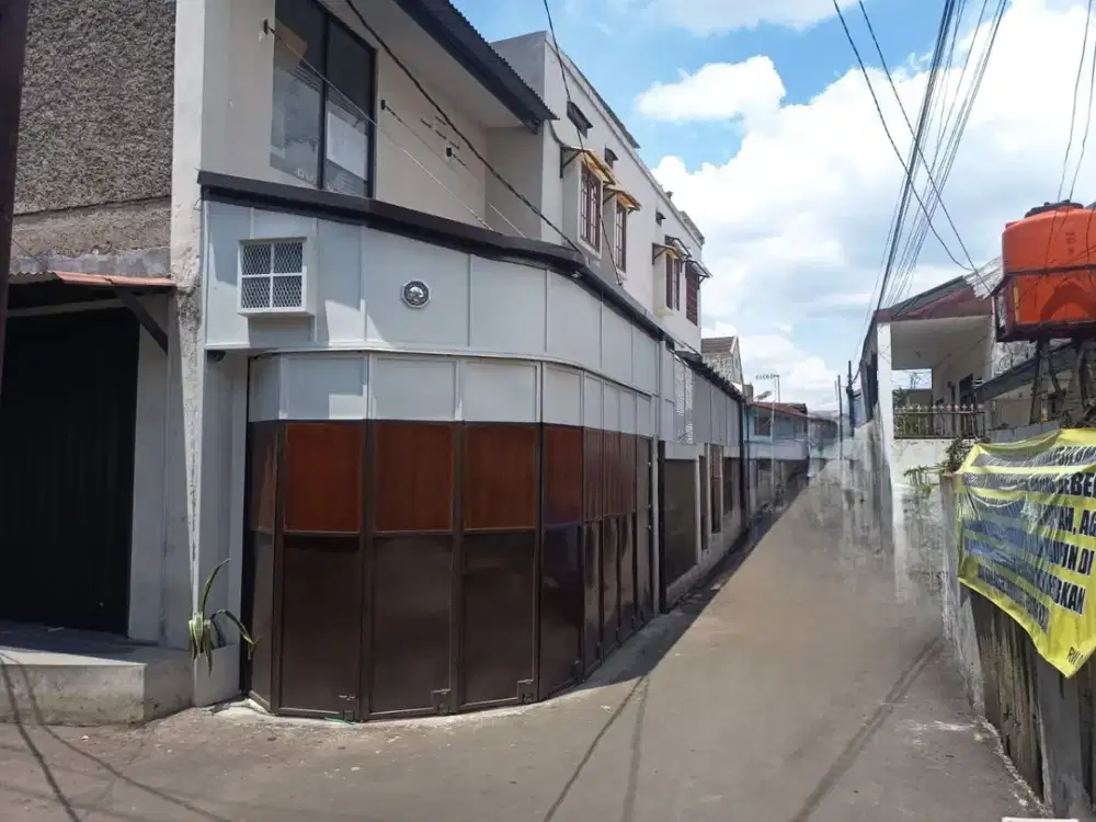 Rumah hoek tengah kota Bandung di sayap Gardujati