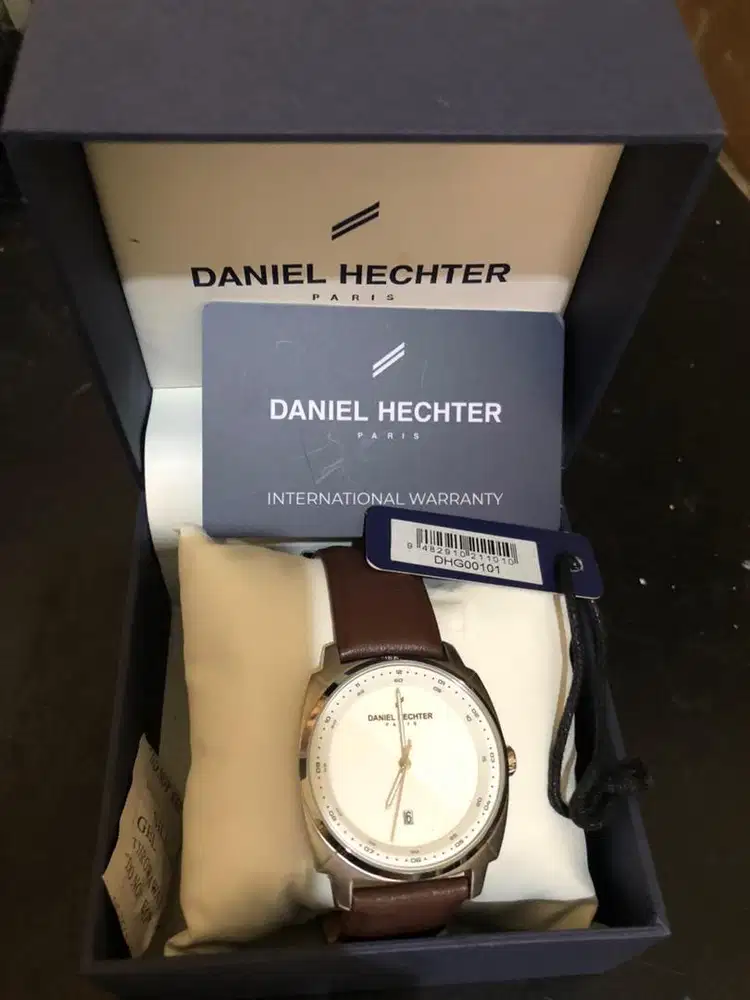 Jam Tangan kulit pria Daniel Hechter