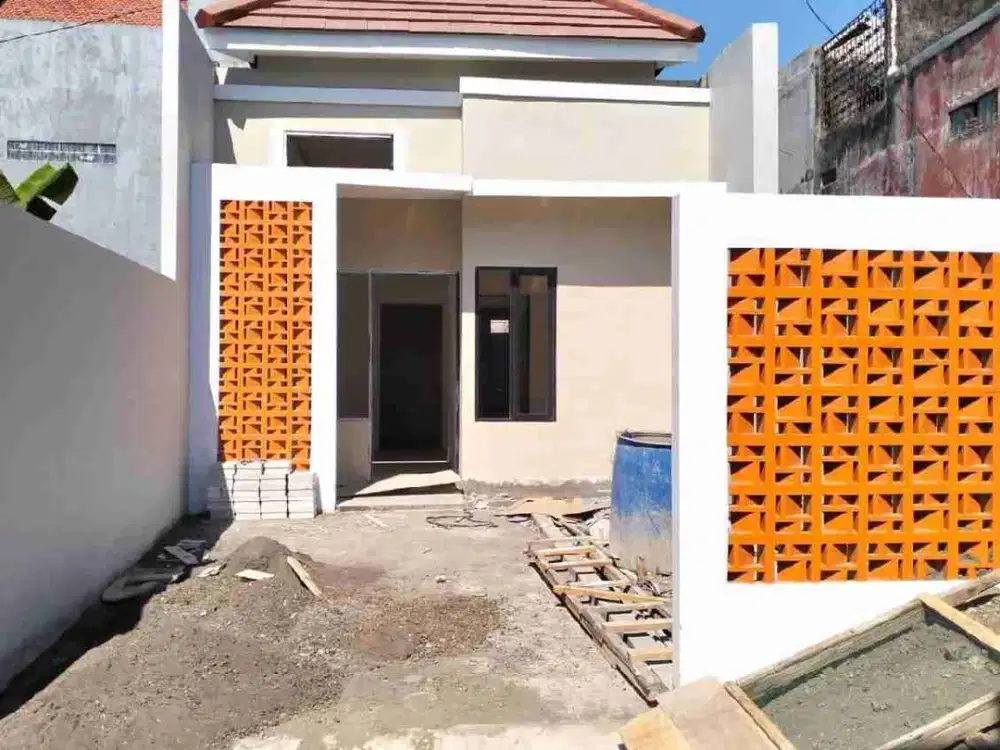 dijual rumah Baru Gress 2 unit lokasi perum tropodo indah waru Sidoarjo