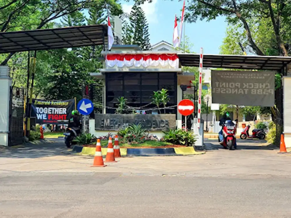 Rumah Emerald residence selangkah ke tol, Masjid  dan club house