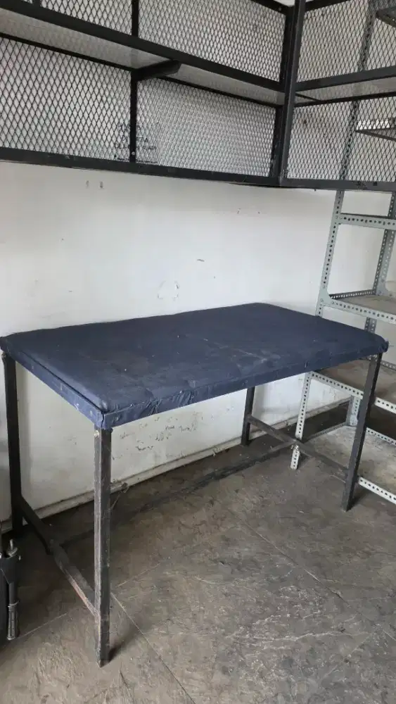 Meja Gosok Laundry Besi - Kokoh& Siap Pakai