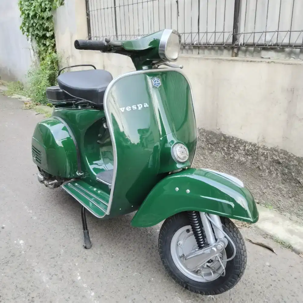 Vespa Super 78 hijau lumut