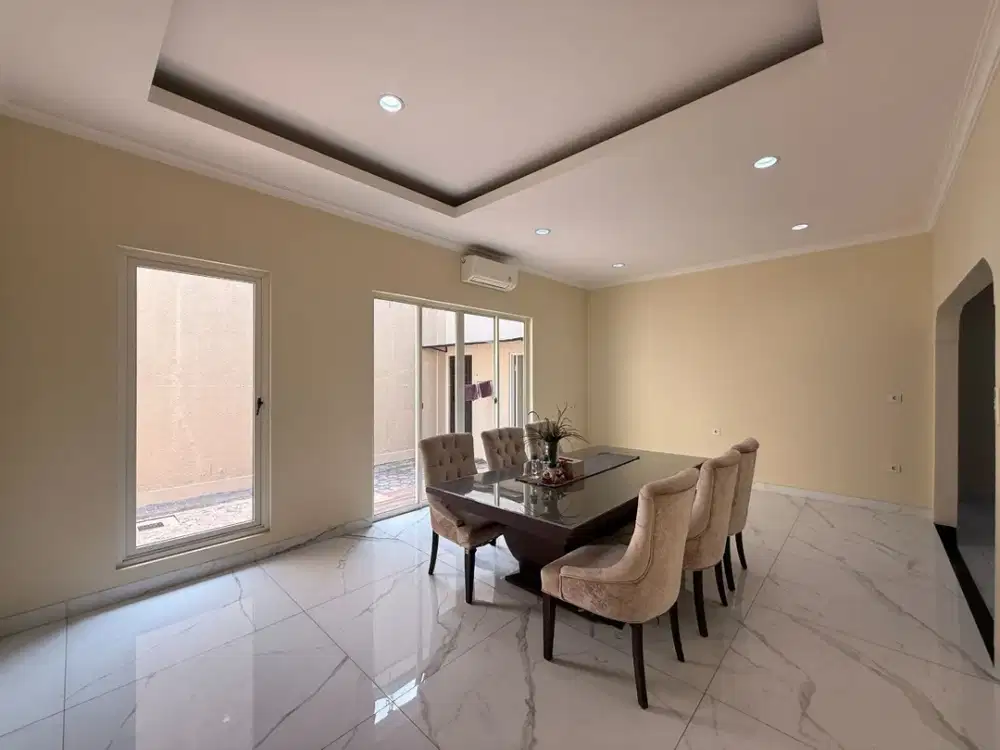 Rumah Hadap Selatan Goldfinch The Spring Gading Serpong deket BSD City