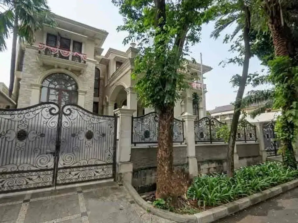 Rumah di Patra Kuningan Jakarta Selatan