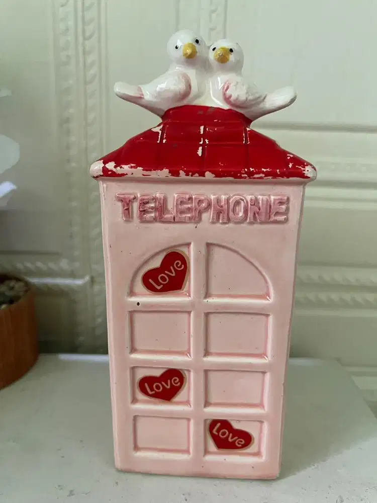 Pajangan keramik booth telepon