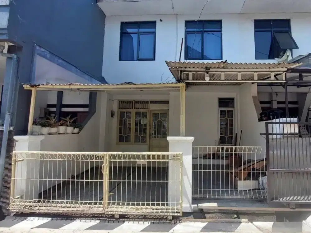 Rumah Terawat Taman Cibaduyut Indah