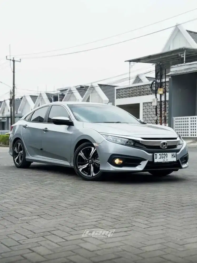 CIVIC RS TURBO CVT 2016
km 12rb
Kondisi masih sangat Bagus