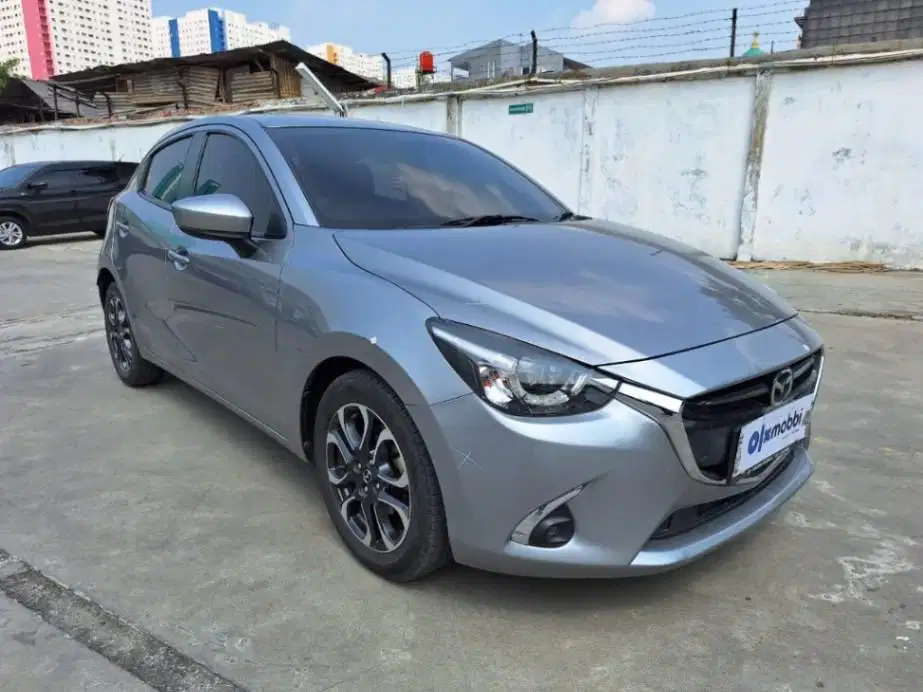 DP MURAH Mazda 2 1.5 R Skyactiv Bensin-AT 2019 Silver CFYAB
