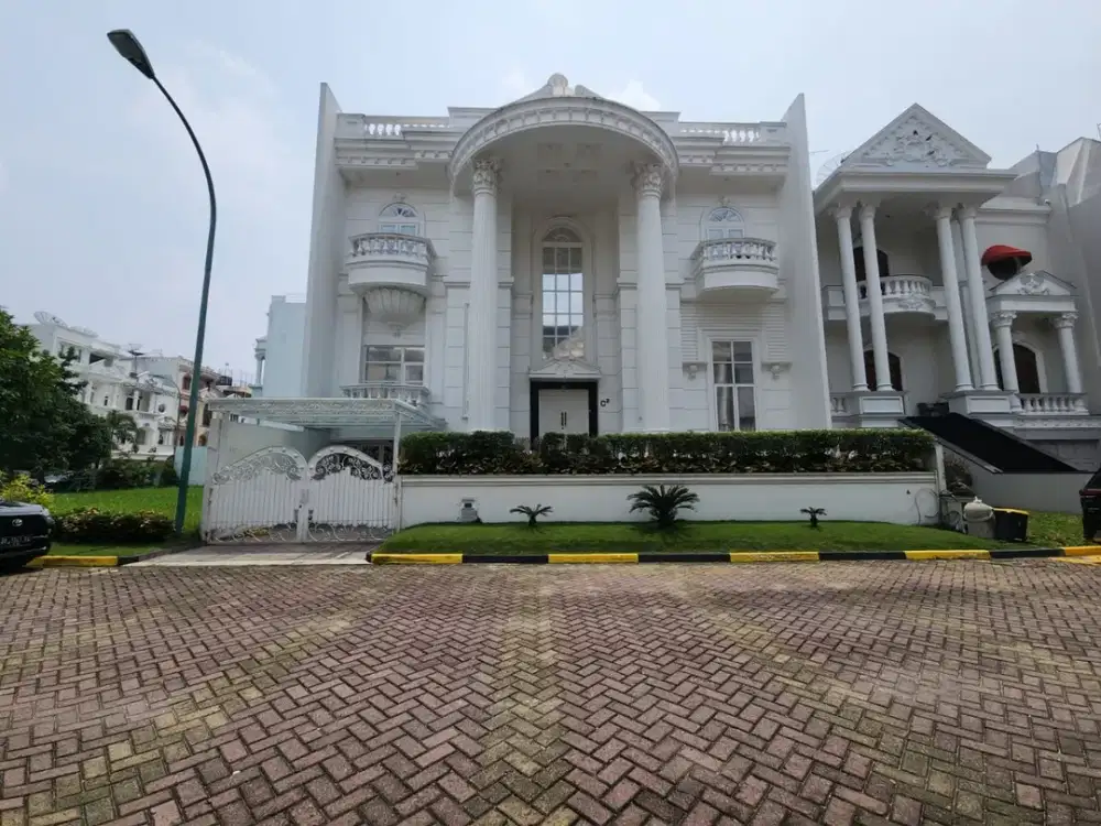 Villa di Komplek The Palace Residence ( Polonia )