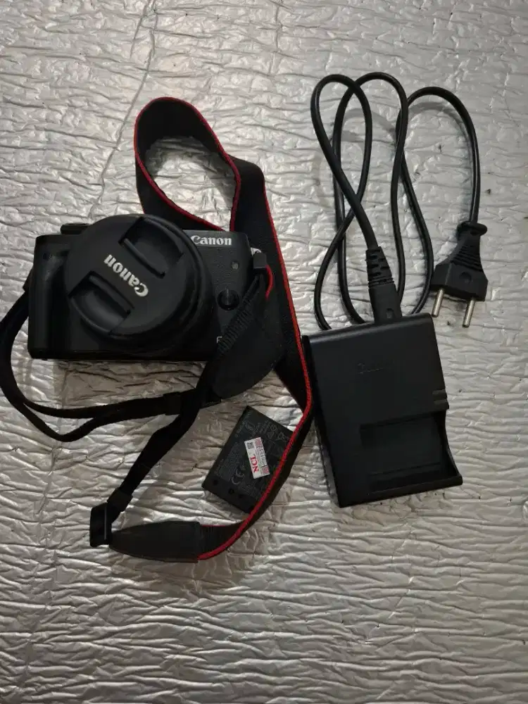 Dijual Canon EOS M6 + LENS15-45 IS STM