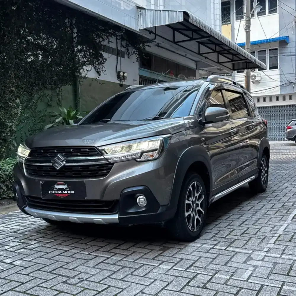 Suzuki XL7 XL-7 1.5 Beta AT 2022 Magma Grey