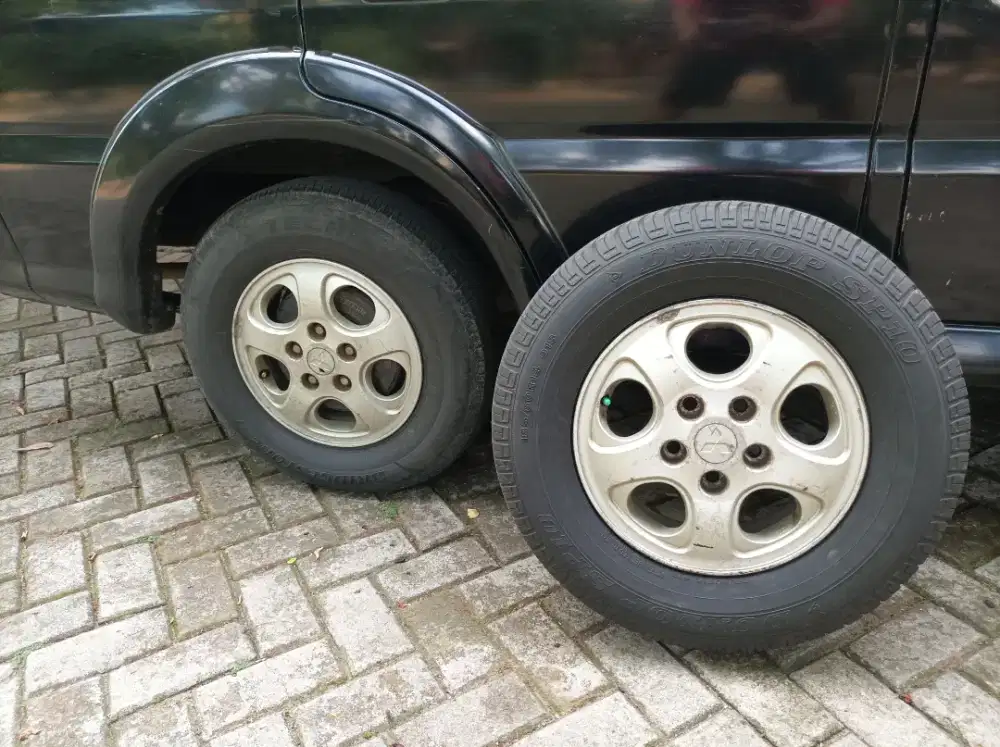 Velg muatan original Mitsubishi kuda R14