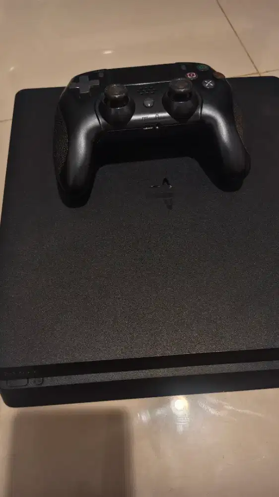 PlayStation 4 Tambahkan estik