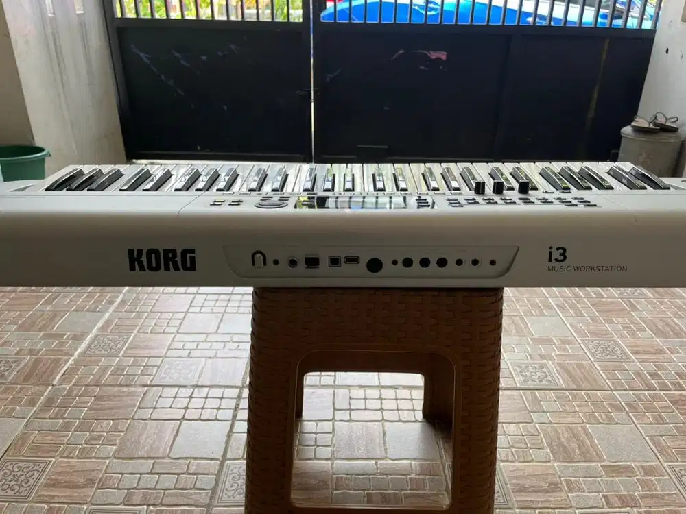 KORG i3 Music Workstation