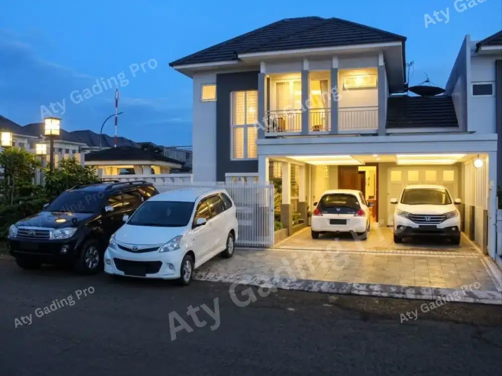 Disewakan Rumah Mewah Posisi Hook di Jalan Boulevard Kota Wisata Cibubur