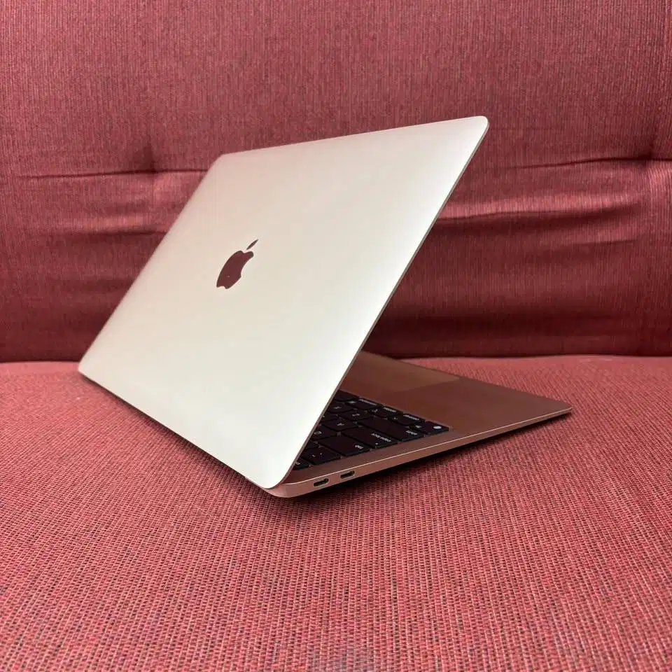 SALE MacBook Air 13 inch 2020 M1 RAM 8/256GB READY