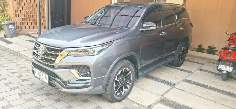 Toyota Fortuner 2022 VRZ GR Sport A/T Diesel