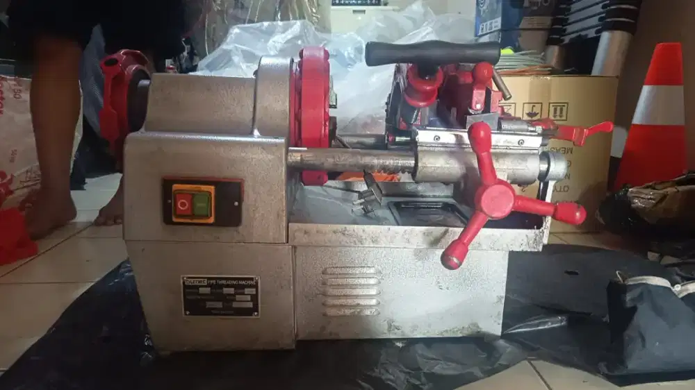 Mesin Senai Pipa DUTEC Pipe Threading Machine 220V Bekas