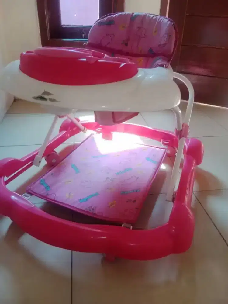 babywalker  bayi