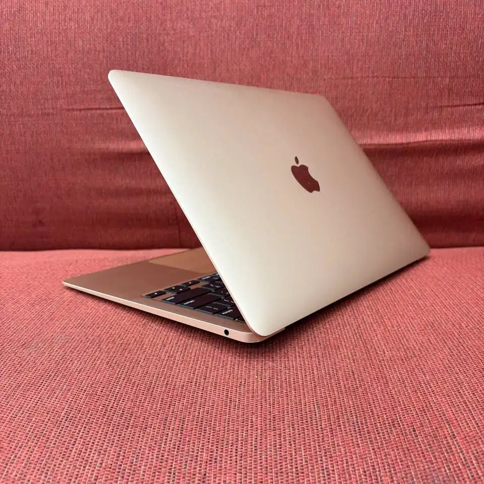 SALE MacBook Air 13 inch 2020 M1 RAM 8/256GB READY