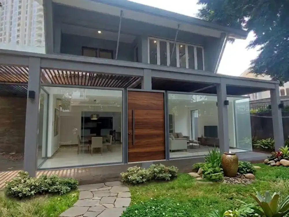 RUMAH 2 LANTAI PAKUBUWONO JAKARTA SELATAN HUNIAN NYAMAN STRATEGIS AKSES MUDAH ADA KOLAM RENANG