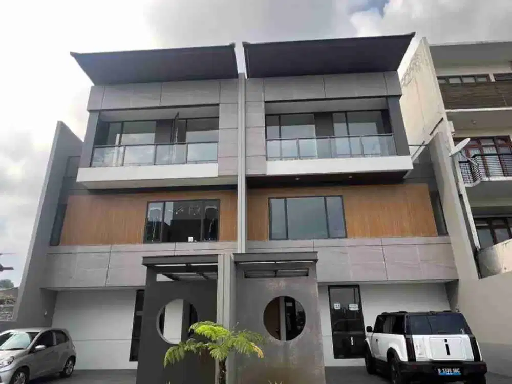 RUMAH BARU SIAP HUNI SETRA DUTA ADA KOLAM RENANG